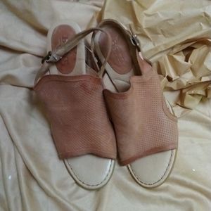 Born Stella Perforated Sandal Slingback Heeled Sandal Size 8M Nature Sue…
